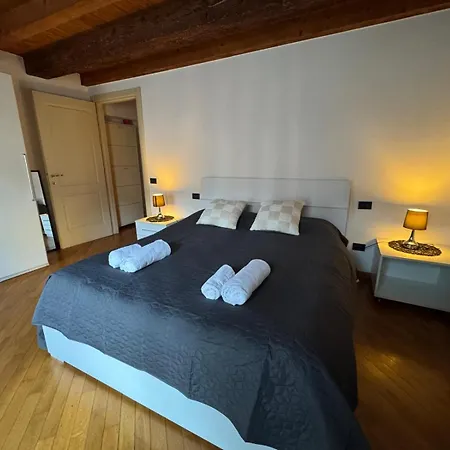 Houseberg Quarenghi Sx Apartmán *